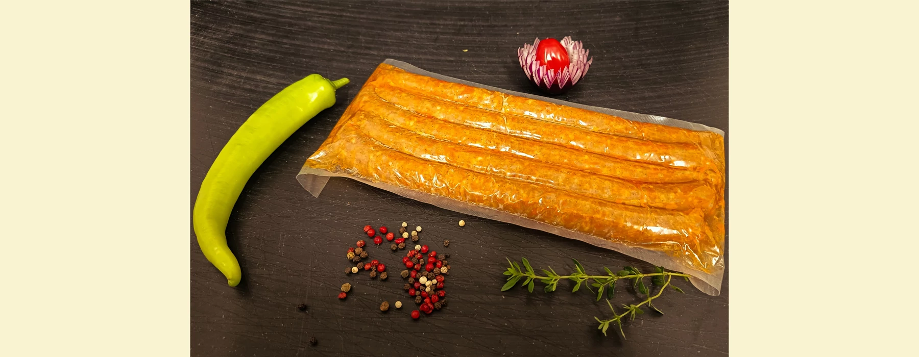 Magyaros sertés grillkolbász