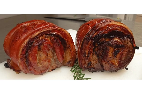 Aszaltszilvás porcetta házilag kisütve